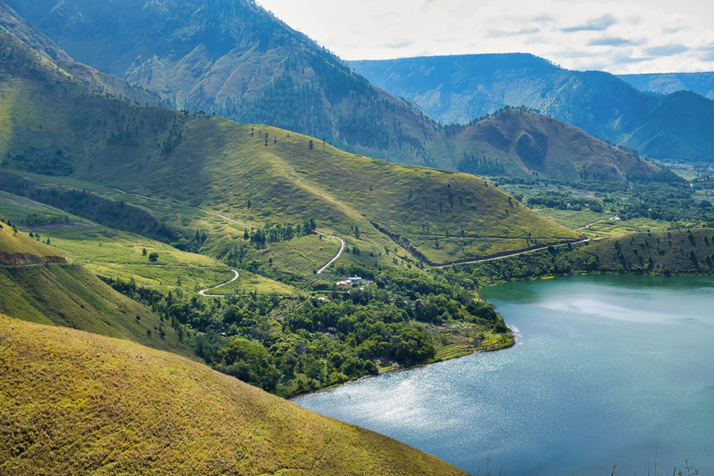 visit lake toba