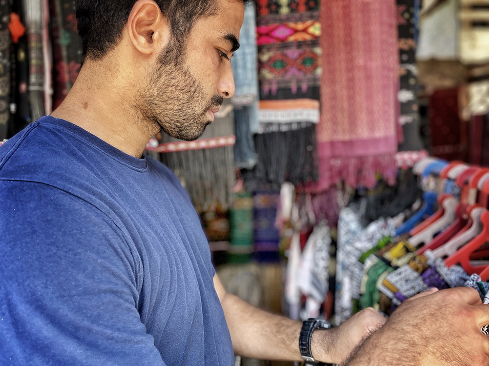 buying souvenirs in North sumatra 