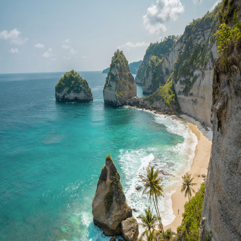 10 Unique places You Must see in Indonesia