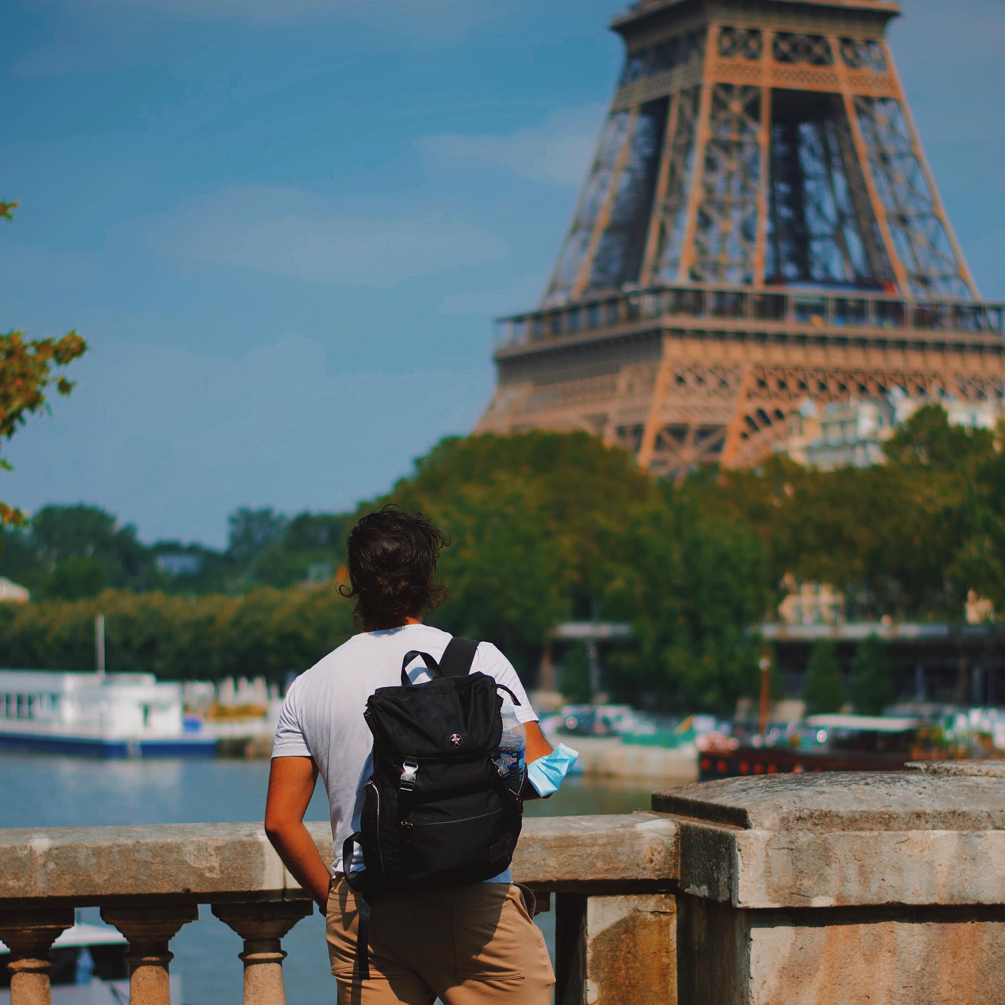 a french solo traveler, paris